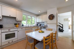 Kitchen/Breakfast Room- click for photo gallery